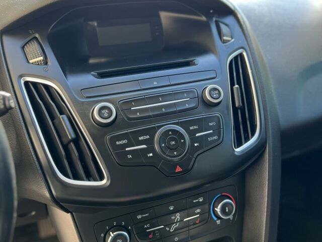 Білий Форд Фокус, об'ємом двигуна 1.6 л та пробігом 224 тис. км за 7100 $, фото 13 на Automoto.ua