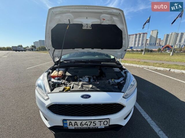 Белый Форд Фокус, объемом двигателя 1.5 л и пробегом 74 тыс. км за 12000 $, фото 31 на Automoto.ua