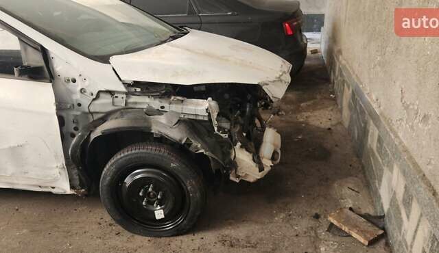 Білий Форд Фокус, об'ємом двигуна 2 л та пробігом 200 тис. км за 3600 $, фото 5 на Automoto.ua