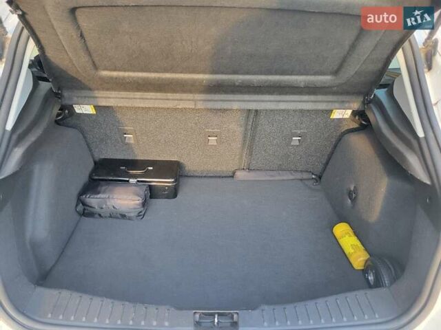 Белый Форд Фокус, объемом двигателя 2 л и пробегом 130 тыс. км за 8500 $, фото 7 на Automoto.ua