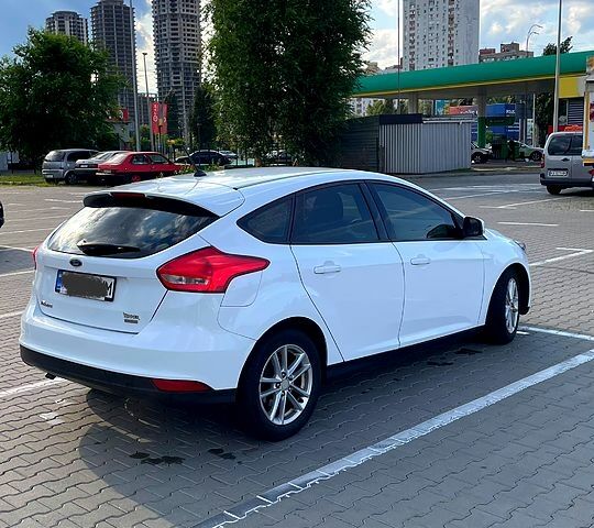 Білий Форд Фокус, об'ємом двигуна 1 л та пробігом 85 тис. км за 9100 $, фото 1 на Automoto.ua