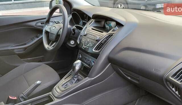 Белый Форд Фокус, объемом двигателя 1.5 л и пробегом 178 тыс. км за 7600 $, фото 11 на Automoto.ua