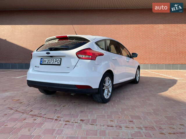 Белый Форд Фокус, объемом двигателя 2 л и пробегом 120 тыс. км за 8999 $, фото 4 на Automoto.ua
