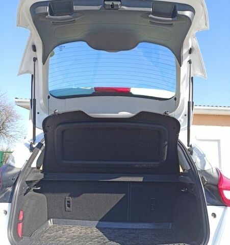 Білий Форд Фокус, об'ємом двигуна 1.6 л та пробігом 124 тис. км за 10400 $, фото 12 на Automoto.ua