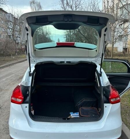 Белый Форд Фокус, объемом двигателя 1.5 л и пробегом 154 тыс. км за 9750 $, фото 16 на Automoto.ua