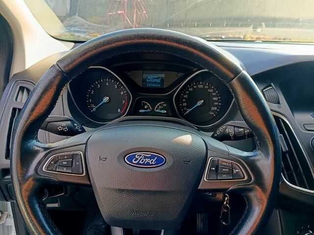 Білий Форд Фокус, об'ємом двигуна 1.6 л та пробігом 112 тис. км за 9000 $, фото 7 на Automoto.ua