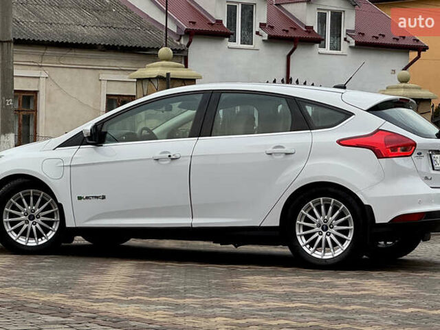 Белый Форд Фокус, объемом двигателя 0 л и пробегом 74 тыс. км за 9999 $, фото 28 на Automoto.ua