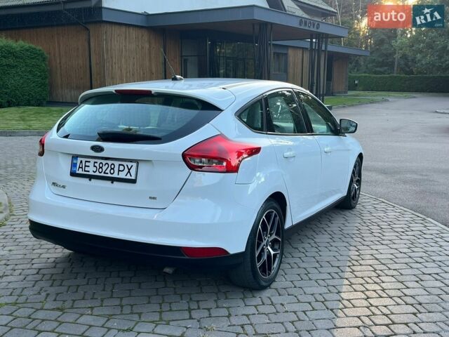 Білий Форд Фокус, об'ємом двигуна 2 л та пробігом 87 тис. км за 8500 $, фото 5 на Automoto.ua