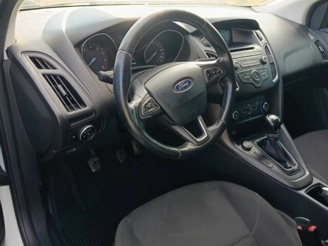 Белый Форд Фокус, объемом двигателя 1.6 л и пробегом 112 тыс. км за 9000 $, фото 3 на Automoto.ua