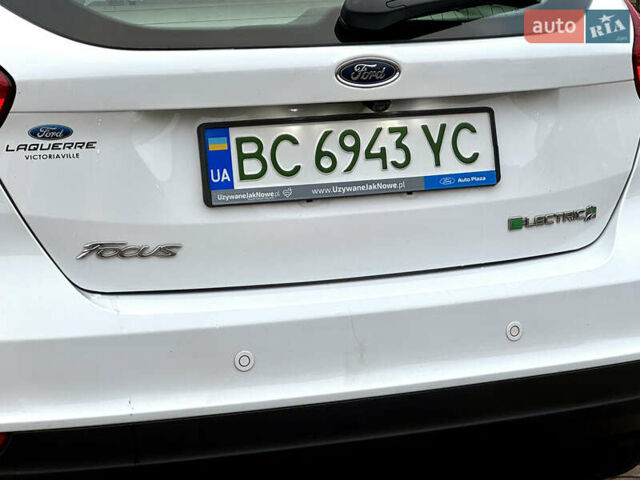 Белый Форд Фокус, объемом двигателя 0 л и пробегом 74 тыс. км за 9999 $, фото 22 на Automoto.ua