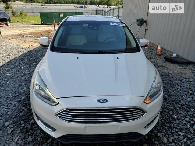 Белый Форд Фокус, объемом двигателя 2 л и пробегом 124 тыс. км за 1800 $, фото 5 на Automoto.ua