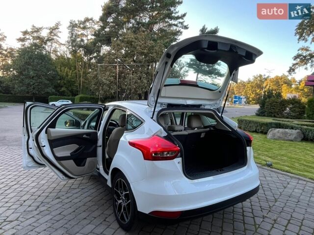 Білий Форд Фокус, об'ємом двигуна 2 л та пробігом 87 тис. км за 8500 $, фото 11 на Automoto.ua