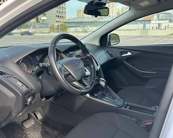 Белый Форд Фокус, объемом двигателя 1.6 л и пробегом 135 тыс. км за 9500 $, фото 12 на Automoto.ua