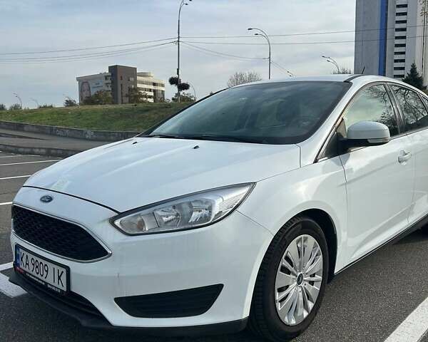 Белый Форд Фокус, объемом двигателя 1.6 л и пробегом 135 тыс. км за 9500 $, фото 3 на Automoto.ua