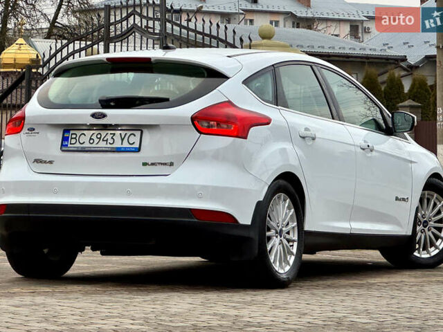 Белый Форд Фокус, объемом двигателя 0 л и пробегом 74 тыс. км за 9999 $, фото 31 на Automoto.ua