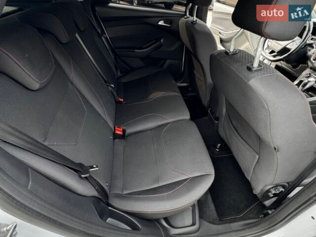 Белый Форд Фокус, объемом двигателя 1.5 л и пробегом 142 тыс. км за 15000 $, фото 29 на Automoto.ua