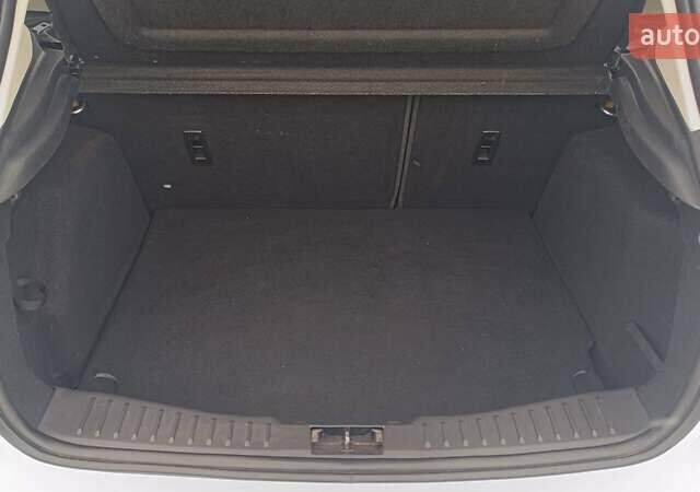 Білий Форд Фокус, об'ємом двигуна 1.6 л та пробігом 221 тис. км за 8200 $, фото 9 на Automoto.ua