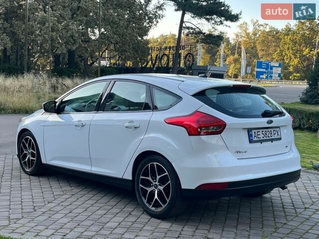 Білий Форд Фокус, об'ємом двигуна 2 л та пробігом 87 тис. км за 8500 $, фото 7 на Automoto.ua