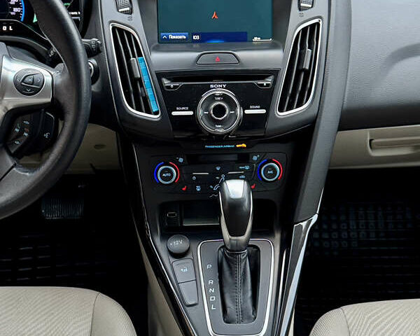 Белый Форд Фокус, объемом двигателя 0 л и пробегом 74 тыс. км за 9999 $, фото 70 на Automoto.ua