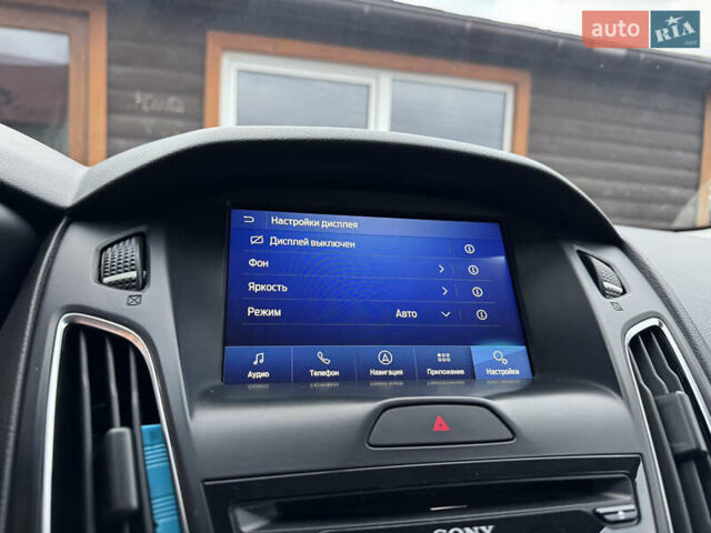 Белый Форд Фокус, объемом двигателя 0 л и пробегом 74 тыс. км за 9999 $, фото 96 на Automoto.ua