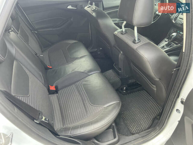 Белый Форд Фокус, объемом двигателя 0 л и пробегом 111 тыс. км за 12500 $, фото 31 на Automoto.ua