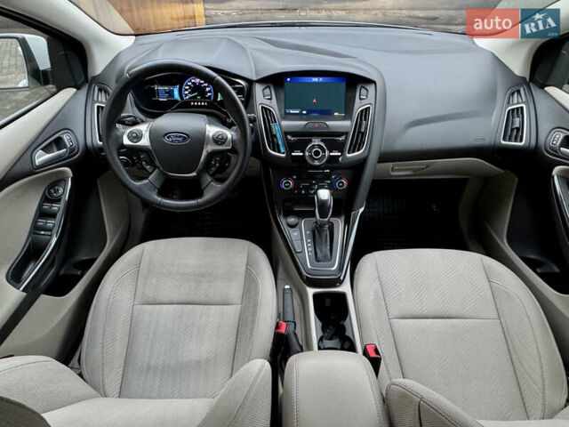 Белый Форд Фокус, объемом двигателя 0 л и пробегом 74 тыс. км за 9999 $, фото 66 на Automoto.ua