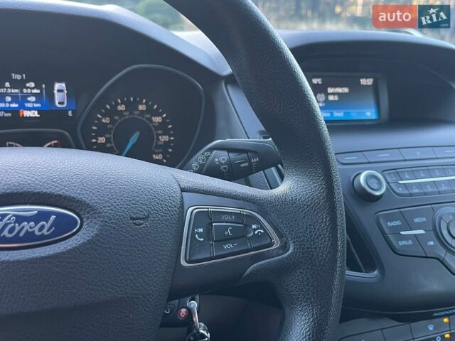 Білий Форд Фокус, об'ємом двигуна 2 л та пробігом 87 тис. км за 8500 $, фото 26 на Automoto.ua