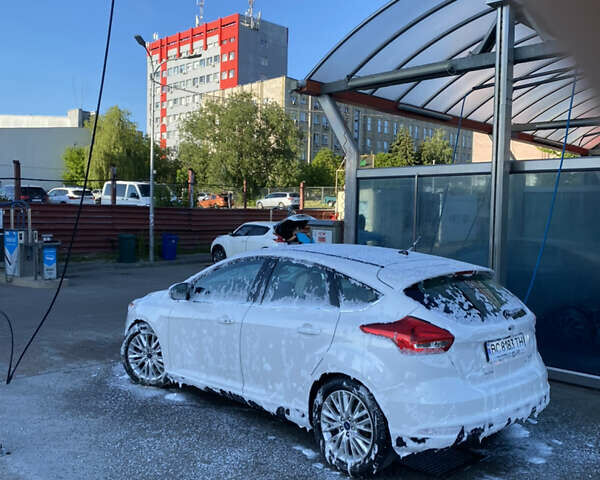 Белый Форд Фокус, объемом двигателя 2 л и пробегом 159 тыс. км за 10000 $, фото 41 на Automoto.ua