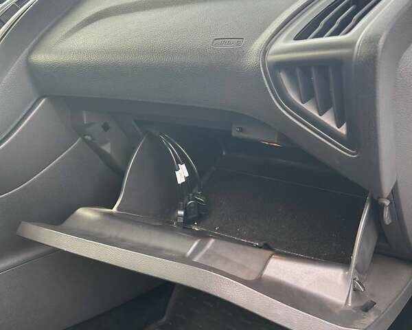 Белый Форд Фокус, объемом двигателя 1.6 л и пробегом 135 тыс. км за 9500 $, фото 32 на Automoto.ua