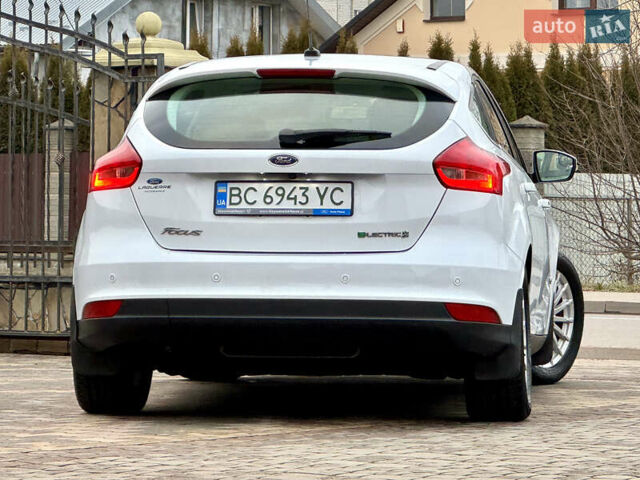Белый Форд Фокус, объемом двигателя 0 л и пробегом 74 тыс. км за 9999 $, фото 29 на Automoto.ua