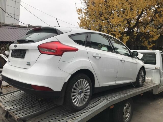 Білий Форд Фокус, об'ємом двигуна 1 л та пробігом 89 тис. км за 4120 $, фото 2 на Automoto.ua