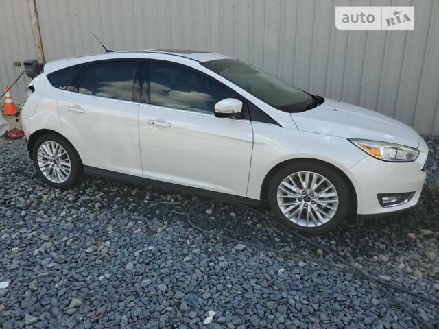 Белый Форд Фокус, объемом двигателя 2 л и пробегом 124 тыс. км за 1800 $, фото 1 на Automoto.ua