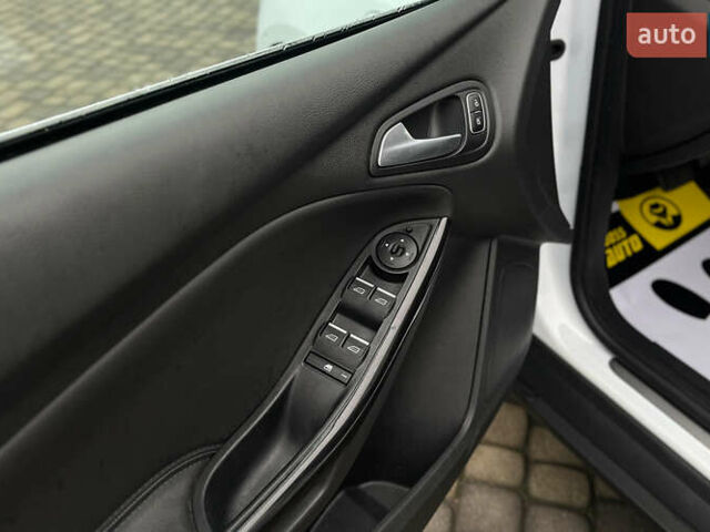 Белый Форд Фокус, объемом двигателя 0 л и пробегом 136 тыс. км за 11800 $, фото 26 на Automoto.ua