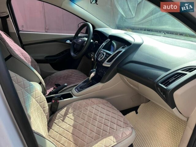 Білий Форд Фокус, об'ємом двигуна 2 л та пробігом 154 тис. км за 8700 $, фото 20 на Automoto.ua