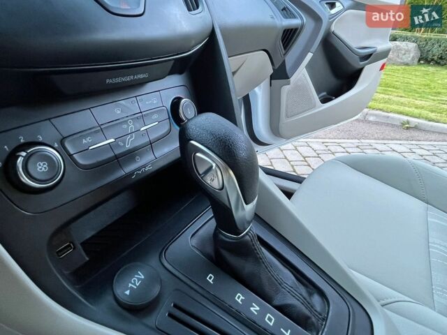 Білий Форд Фокус, об'ємом двигуна 2 л та пробігом 87 тис. км за 8500 $, фото 20 на Automoto.ua