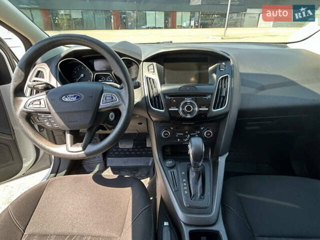 Белый Форд Фокус, объемом двигателя 2 л и пробегом 71 тыс. км за 13365 $, фото 10 на Automoto.ua