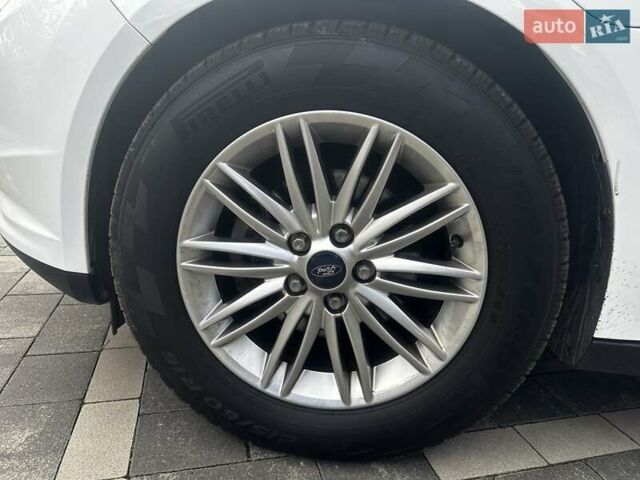 Белый Форд Фокус, объемом двигателя 0 л и пробегом 135 тыс. км за 12200 $, фото 12 на Automoto.ua
