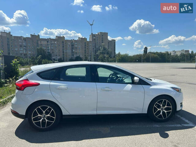 Белый Форд Фокус, объемом двигателя 2 л и пробегом 71 тыс. км за 13365 $, фото 6 на Automoto.ua