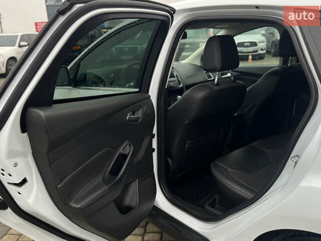 Белый Форд Фокус, объемом двигателя 0 л и пробегом 136 тыс. км за 11800 $, фото 27 на Automoto.ua