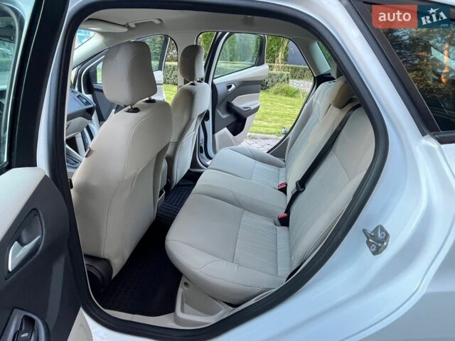 Білий Форд Фокус, об'ємом двигуна 2 л та пробігом 87 тис. км за 8500 $, фото 15 на Automoto.ua