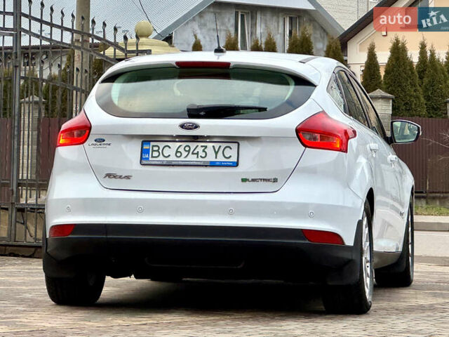 Белый Форд Фокус, объемом двигателя 0 л и пробегом 74 тыс. км за 9999 $, фото 20 на Automoto.ua