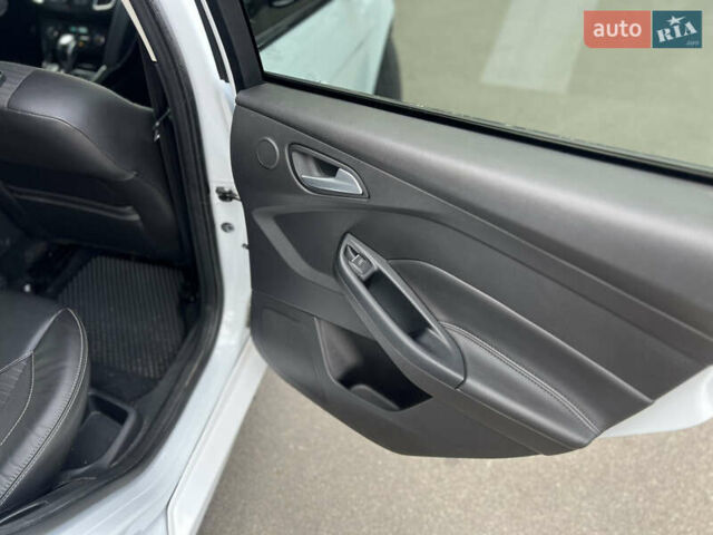 Белый Форд Фокус, объемом двигателя 0 л и пробегом 111 тыс. км за 12500 $, фото 33 на Automoto.ua