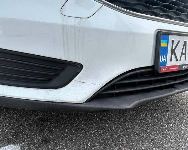 Белый Форд Фокус, объемом двигателя 1.6 л и пробегом 135 тыс. км за 9500 $, фото 25 на Automoto.ua