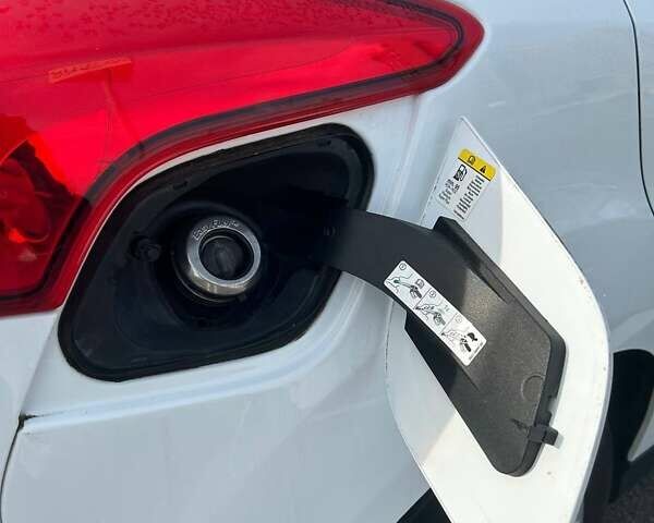 Белый Форд Фокус, объемом двигателя 1.6 л и пробегом 135 тыс. км за 9500 $, фото 30 на Automoto.ua