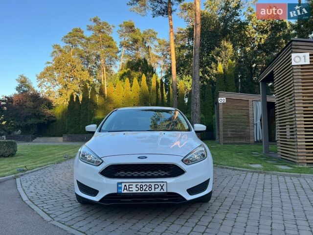 Білий Форд Фокус, об'ємом двигуна 2 л та пробігом 87 тис. км за 8500 $, фото 3 на Automoto.ua