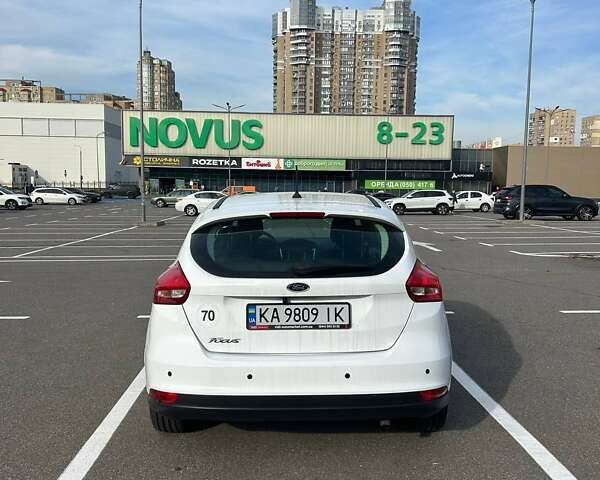 Белый Форд Фокус, объемом двигателя 1.6 л и пробегом 135 тыс. км за 9500 $, фото 5 на Automoto.ua