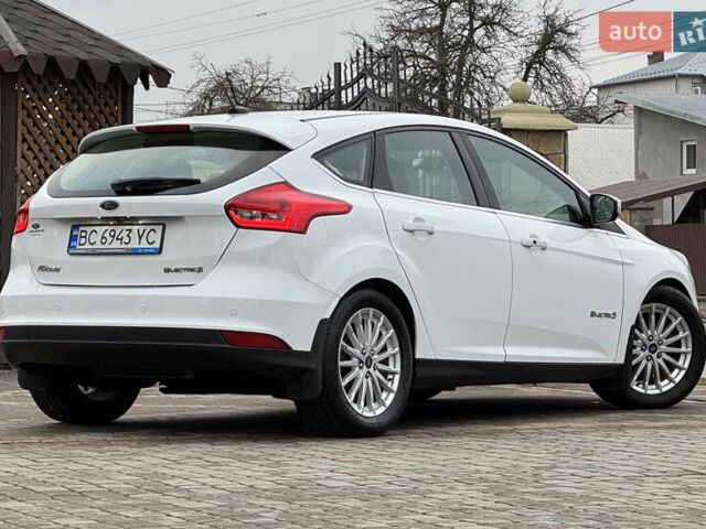 Белый Форд Фокус, объемом двигателя 0 л и пробегом 74 тыс. км за 9999 $, фото 32 на Automoto.ua