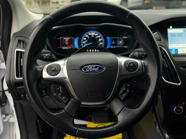 Белый Форд Фокус, объемом двигателя 0 л и пробегом 136 тыс. км за 11800 $, фото 10 на Automoto.ua