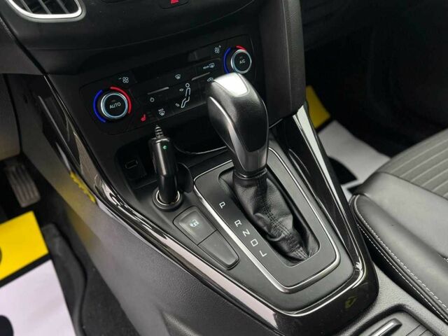 Белый Форд Фокус, объемом двигателя 0 л и пробегом 136 тыс. км за 11800 $, фото 18 на Automoto.ua