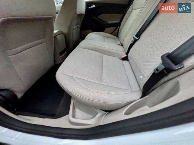 Белый Форд Фокус, объемом двигателя 0 л и пробегом 74 тыс. км за 9999 $, фото 64 на Automoto.ua